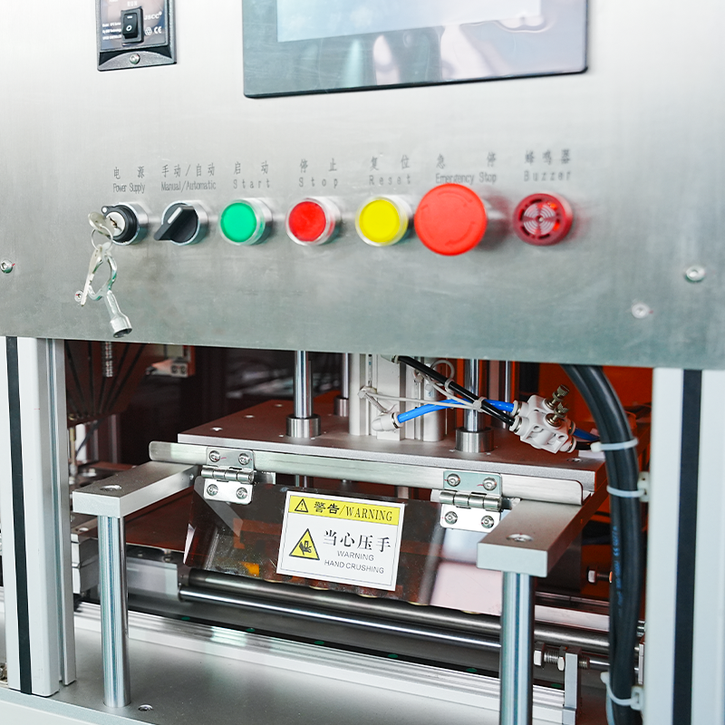 Máquina de carregamento e alimentação de recipientes de alumínio cosmético totalmente automático